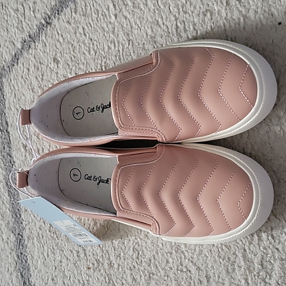 NWT GIRLS SIZE 1 SLIP ON